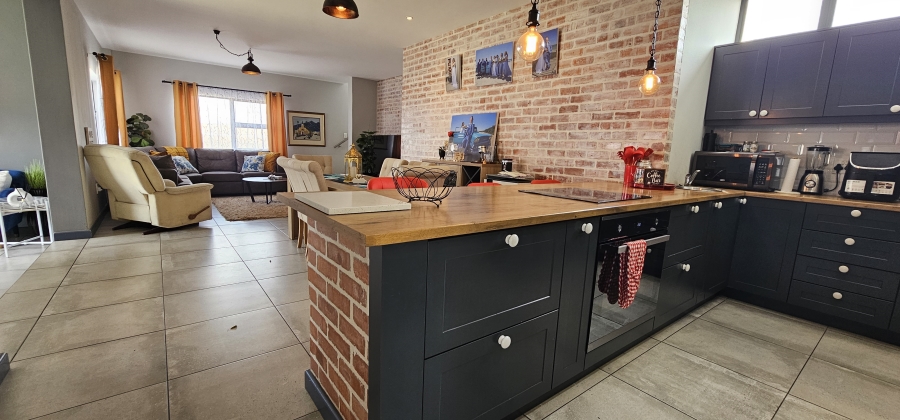 4 Bedroom Property for Sale in Country Club Western Cape